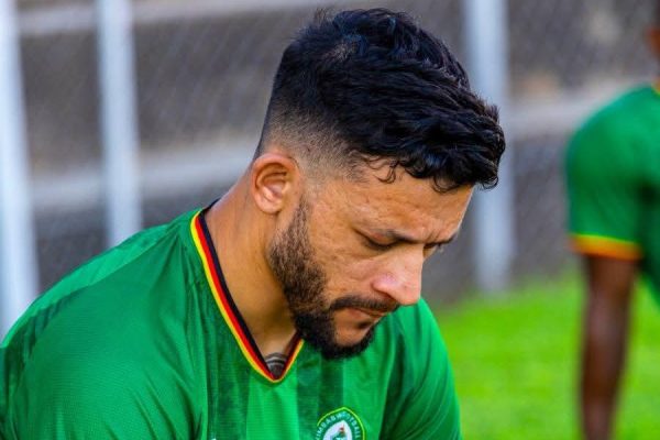 Warriors striker macauley bonne signs new contract with english club billyricay.